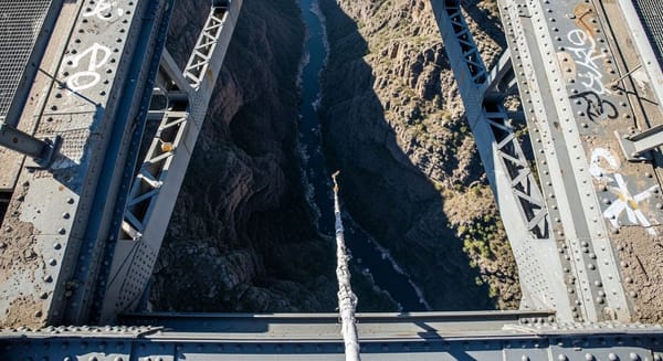 Escapadas de Bungee Jump em Pontes Icônicas